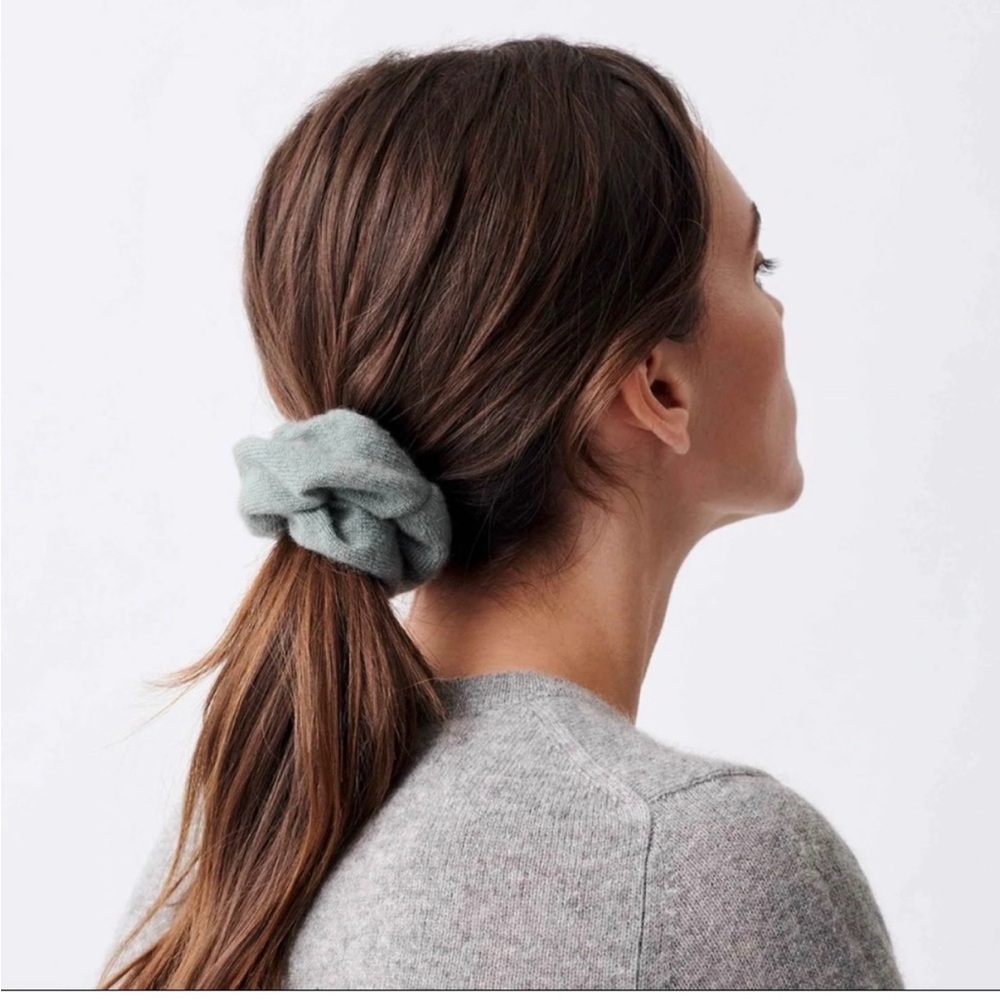 NWT White & Warren 100% Cashmere Scrunchie in Washed Sage